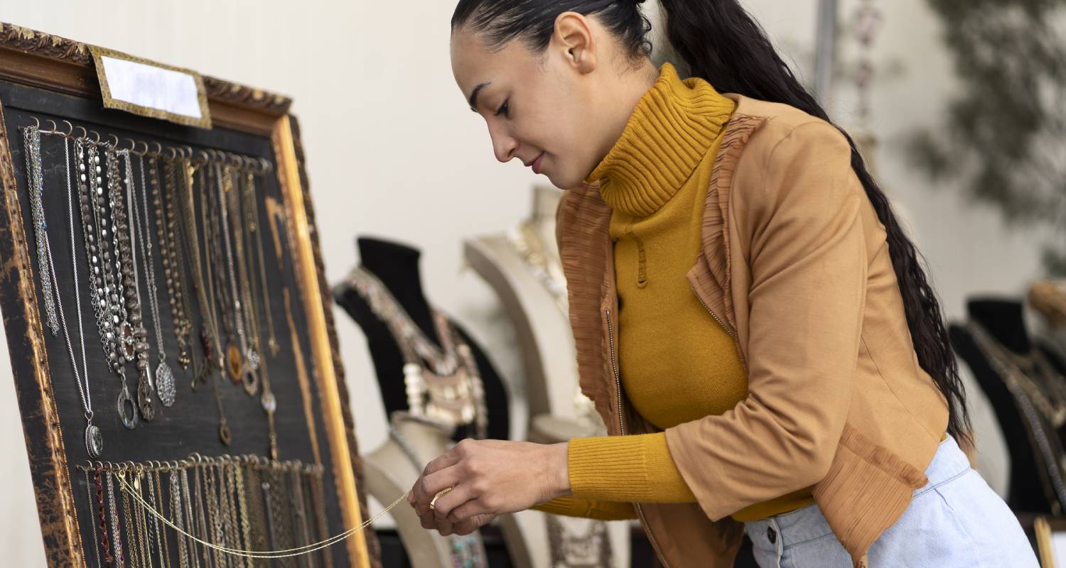 The Art of Collecting Vintage Jewelry: A Guide for Beginners