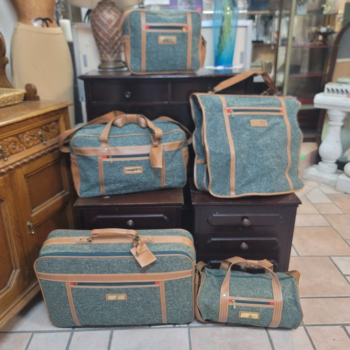 Vintage luggage nesting set Oscar De La Renta 5pc set green tweed vegan leather