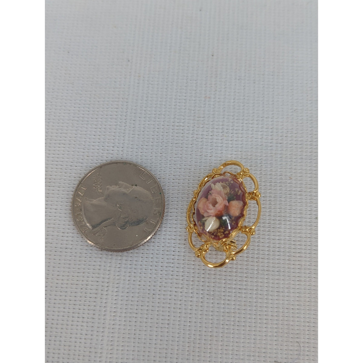 Vintage Gold-Tone Floral Rose Cabochon Brooch Pin Flower Oval