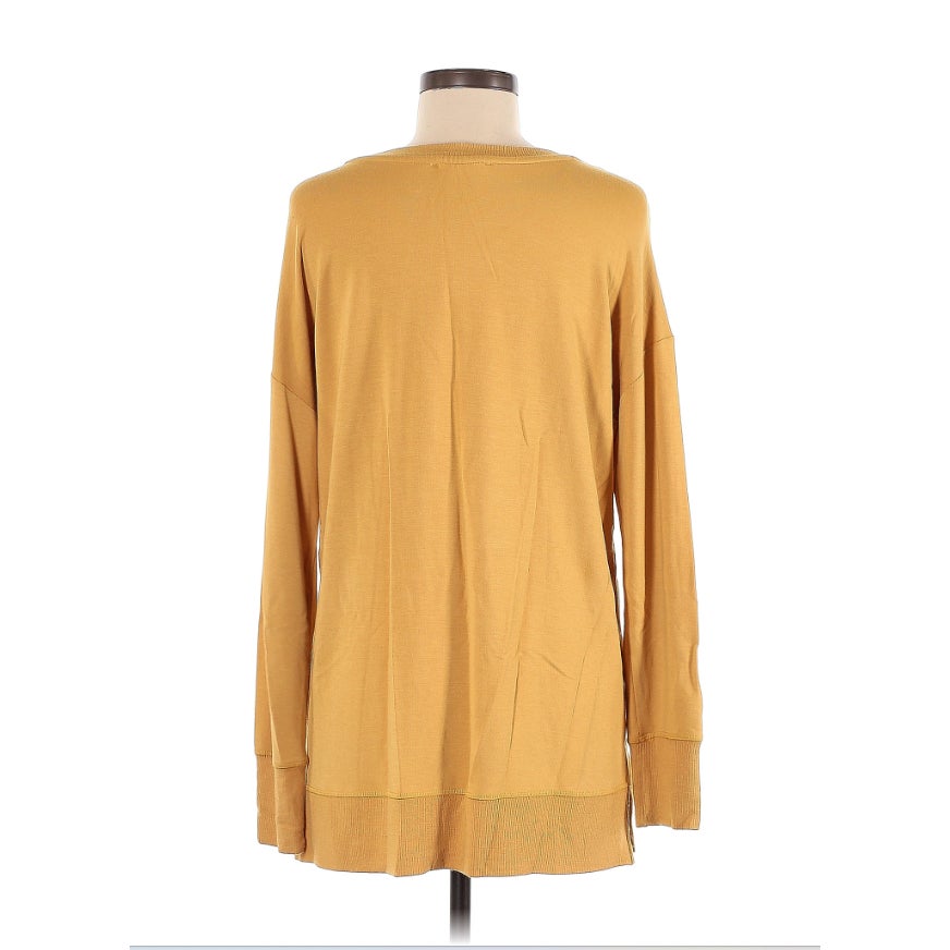 Workshop Republic Clothing Size Medium lightweight long sleeve layers Sweatshirt
