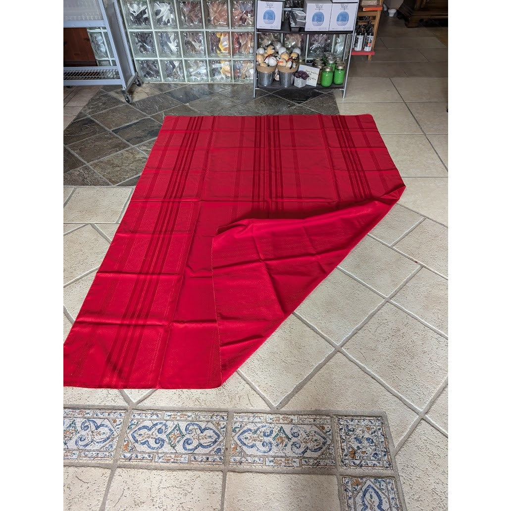 Vintage Red holiday rectangle tablecloth Polyblend 60x80 Reverisble