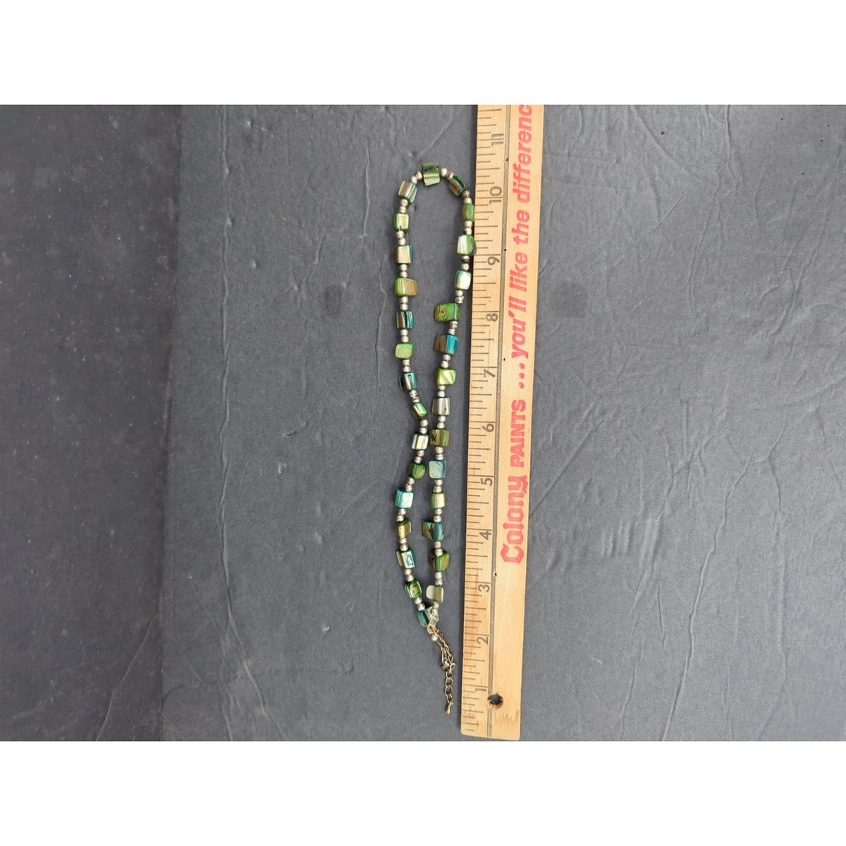 Vintage Green Bead Gold Tone Station Strand Choker Necklace Mid-Century Modern