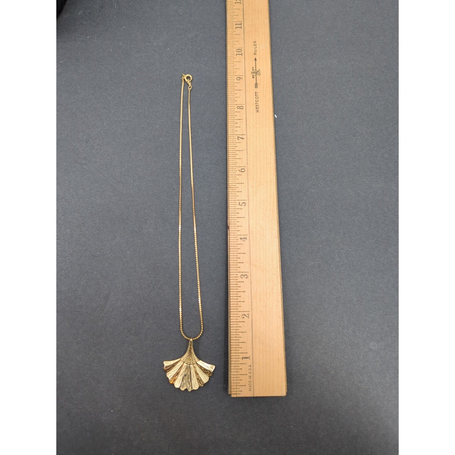 Vintage Fashion Necklace goldtone fan box chain elegant classy