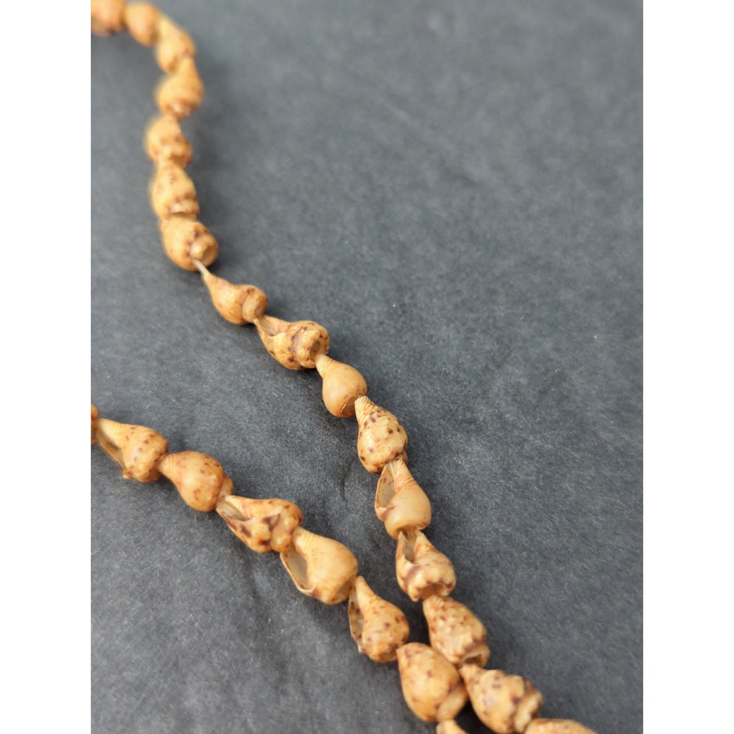 Vintage Gold Tone Sculptural Shell Link Collar Necklace Mid-Century Glam Retro