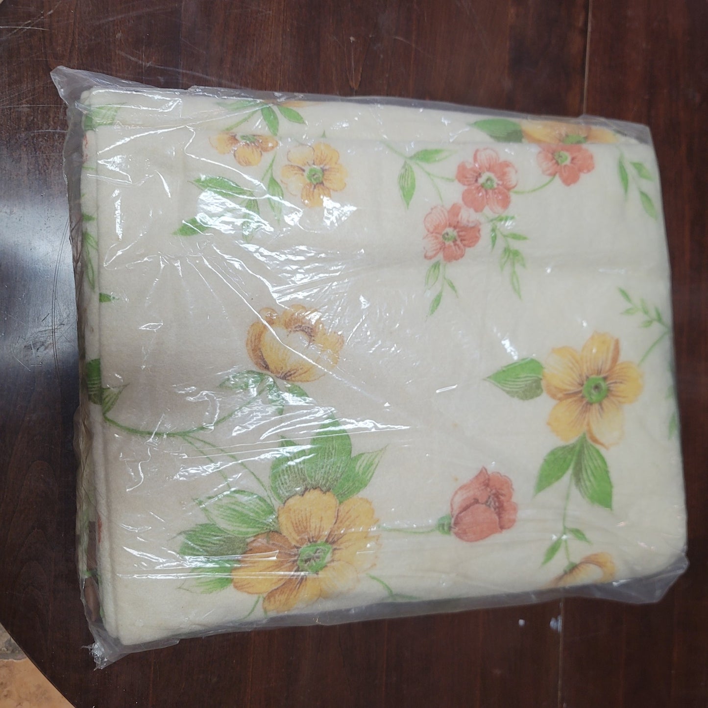 VINTAGE Owen Manufacturing Printed Floral Polyester Full Blanket Coverlet NEW