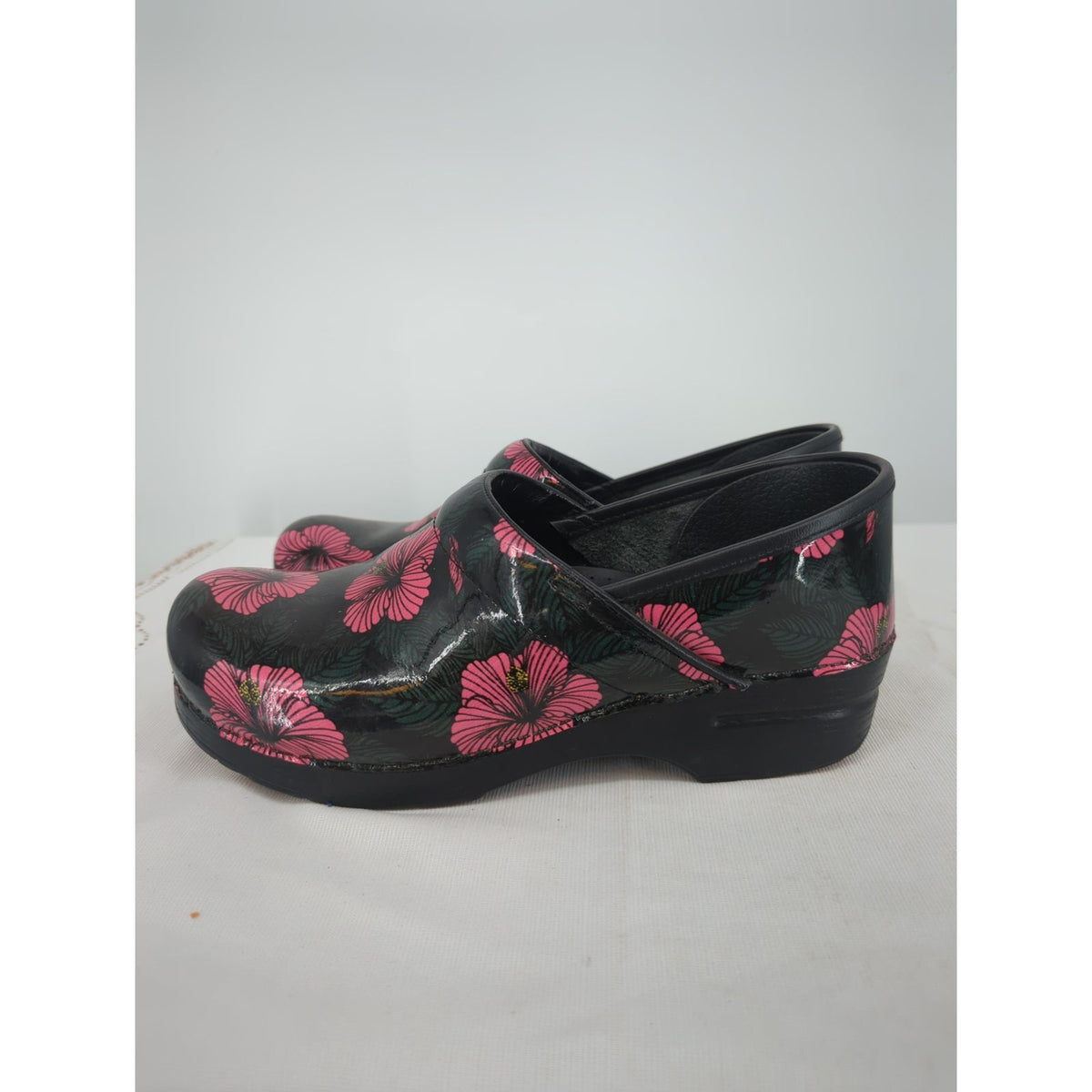 Dansko Patent Leather Clogs Black Pink Floral Professional Nursing Shoes Sz 41