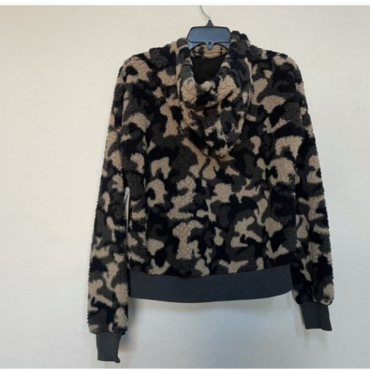 New Z by Zella Camo Sherpa hoodie size XXS Teddy Ribbed Waist Cuffs drawstring
