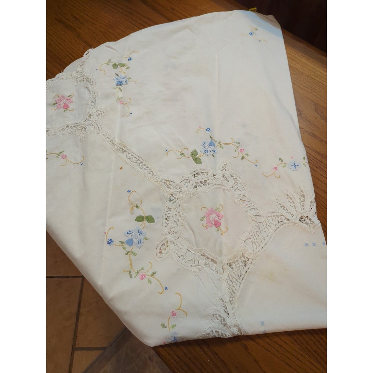 Vintage Hand-Embroidered & Cutwork Lace White Oval Tablecloth Pastel Florals