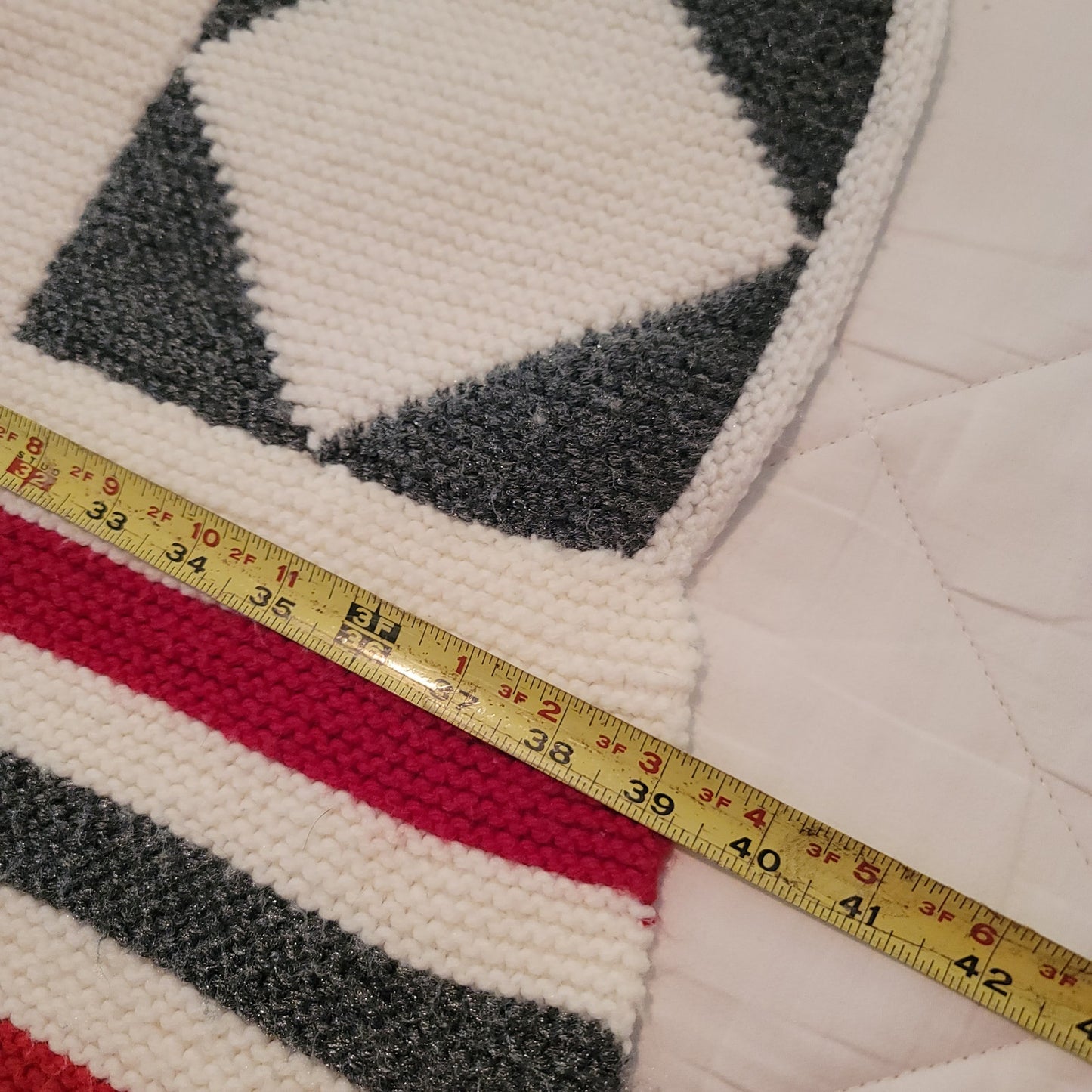 Cabin throw white red gray Geometric Afghan nautical PreOwned vintage
