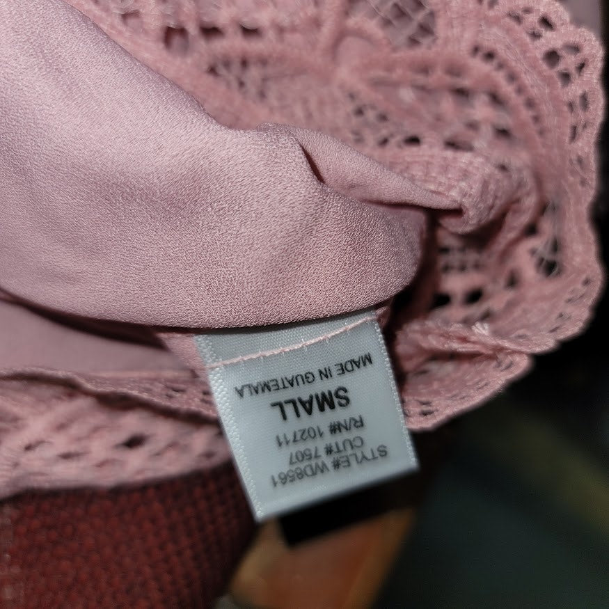Gibson Size Small Pink Blouse Top Flounce Tiered Embroidery Lace Detail