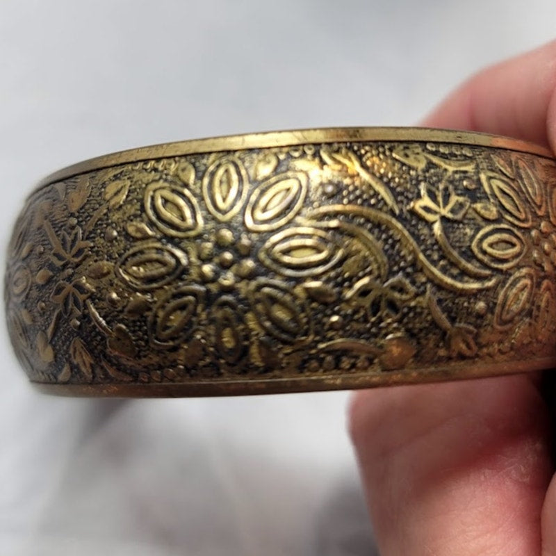 Artisan Brass medallion bangle bracelet chunky 80s METAL floral ENGRAVED