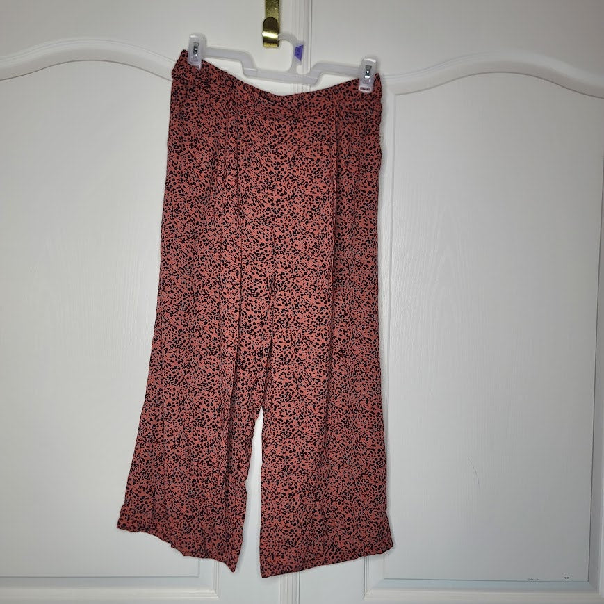 Halogen Size Medium Rust Navy Leopard wide leg gauchos belted capri Pants
