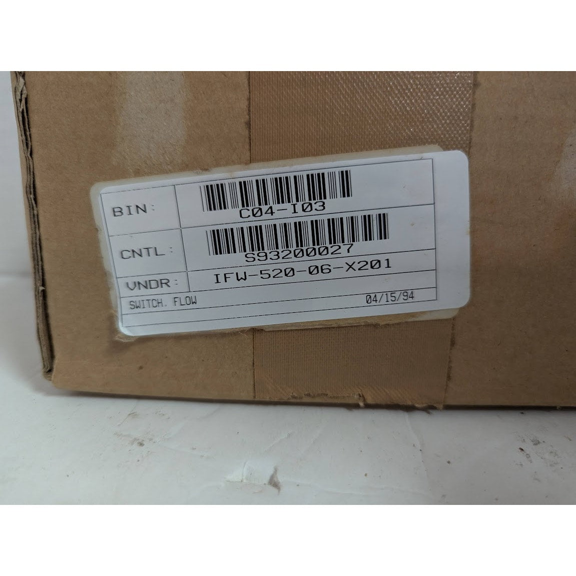 SMC IFW520 Flow Switch NEW max flow rate 20/min Temp 40-140F 5A 125/250V AC