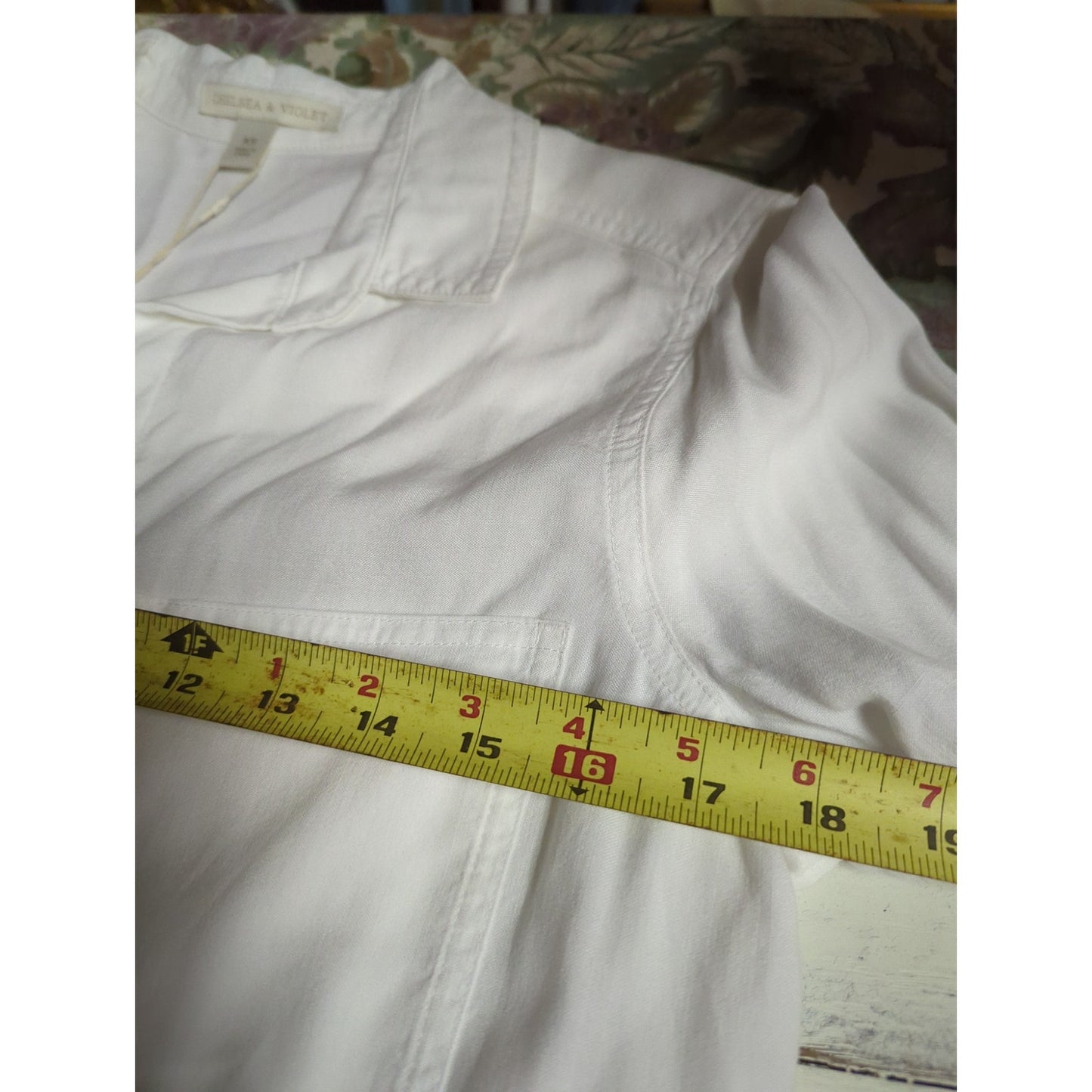 NWT Chelsea & Violet White Button Down Shirt Extra Small Classic Collar