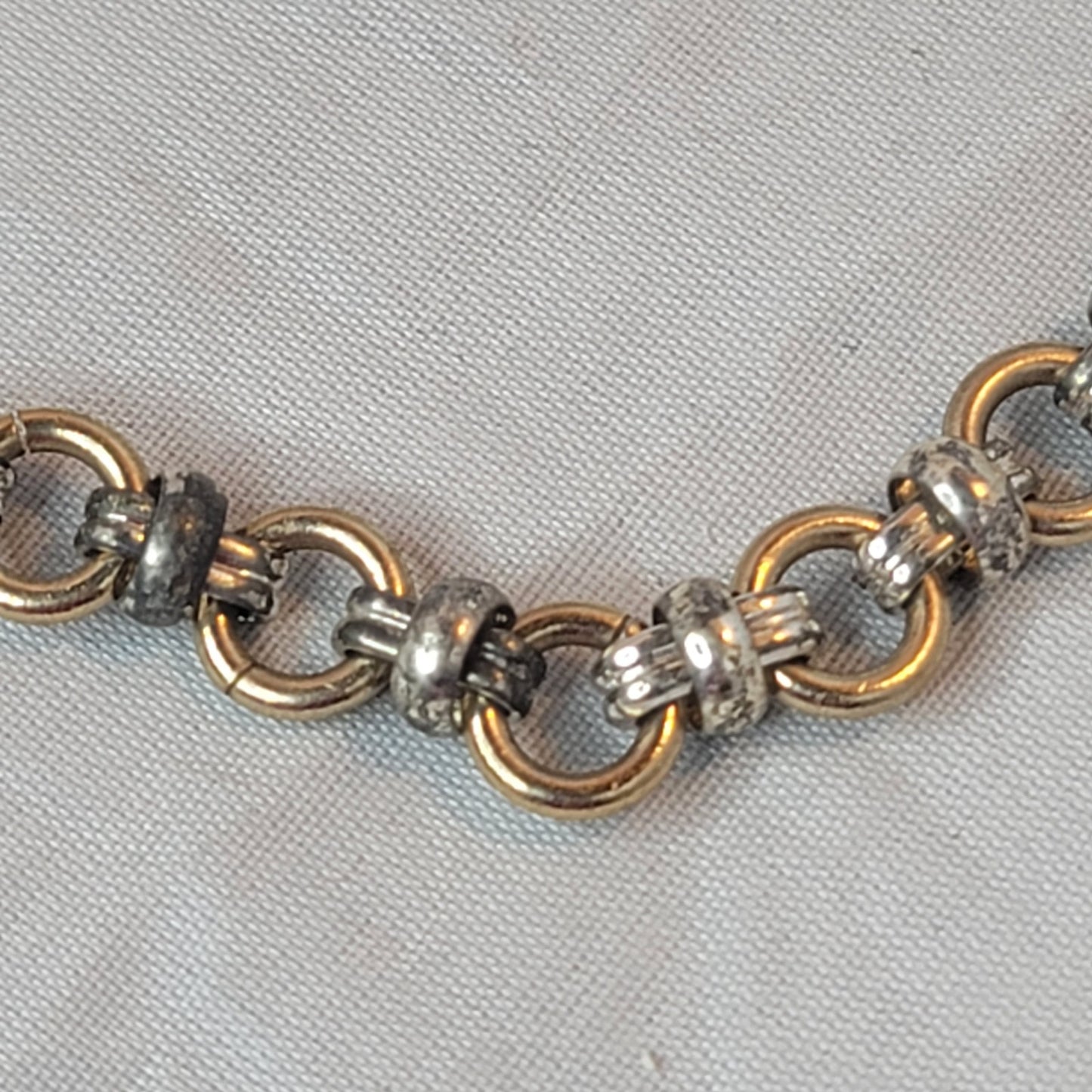 Silvertone chain necklace Hoop and claw clasp Vintage 18" overall length