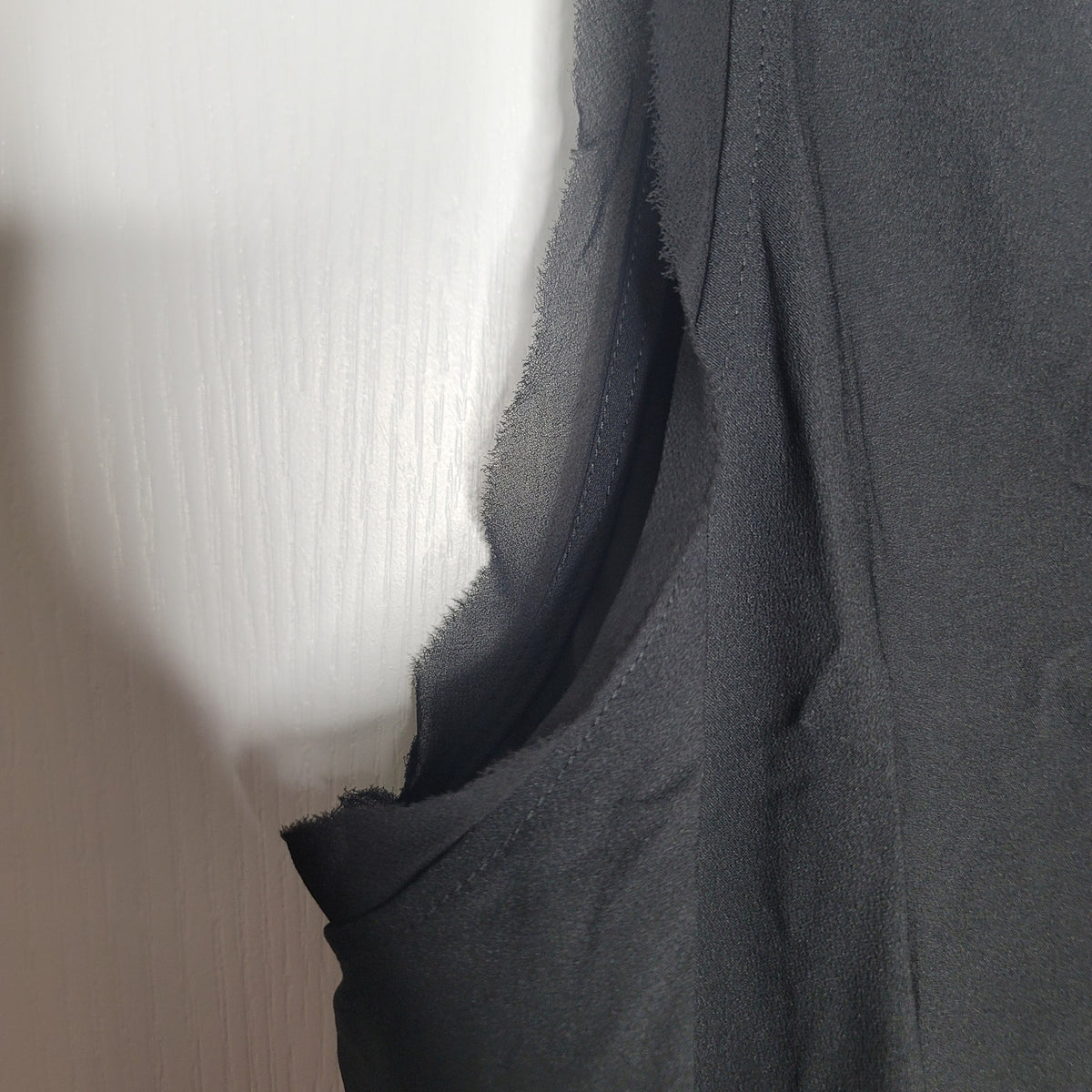 halogen size 2X black Sleeveless blouse raw hem edge v-neck Casual career
