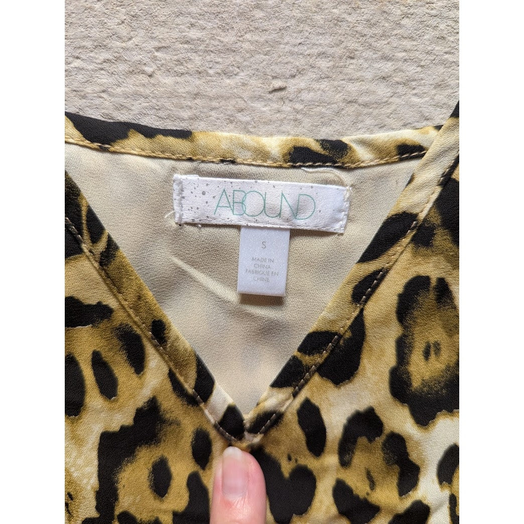 Abound Tan Leopard Camisole VNEck Blouse Tank Top Size Small