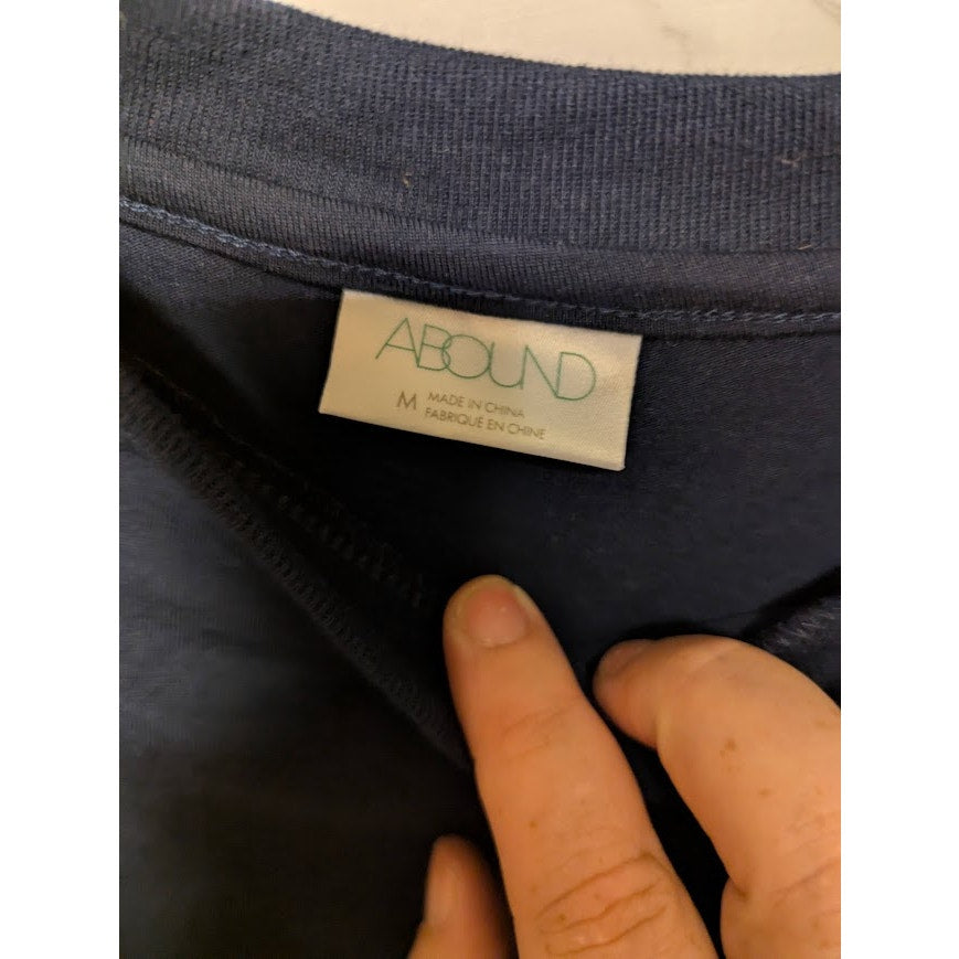 New ABOUND Open Book Club Medium Short Sleeve Navy Blue Graphic Crew T-Shirt