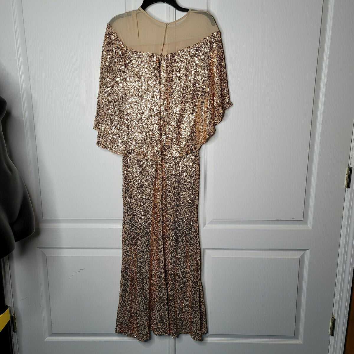 Betsy & Adam Sequin Mesh Overlay Gown Formal Dress Wedding Champagne Gold Size 4