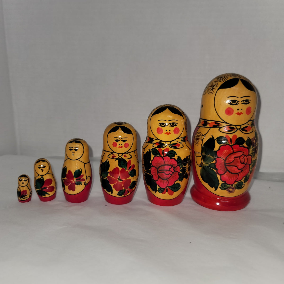 Matryoshka Set 6 Wooden Wood stacking dolls toy nesting Russian tea Toy Collect