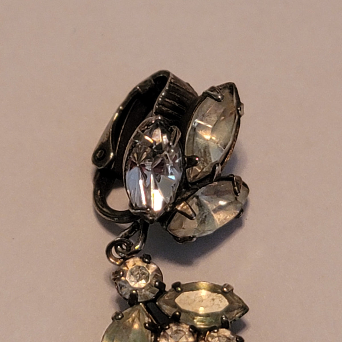 Vintage Faux rhinestones pearl drop pierced earrings dangle Clip On