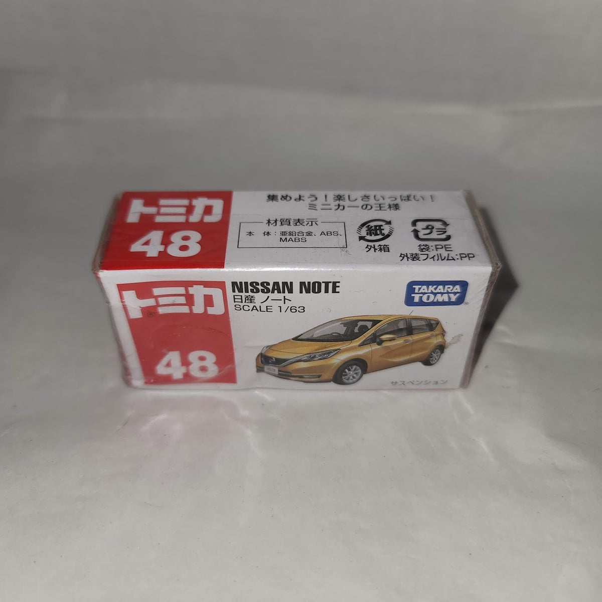 Takara Tomy No. 48 Nissan Note scale 1/63 Model NIB New Model Toy collectible