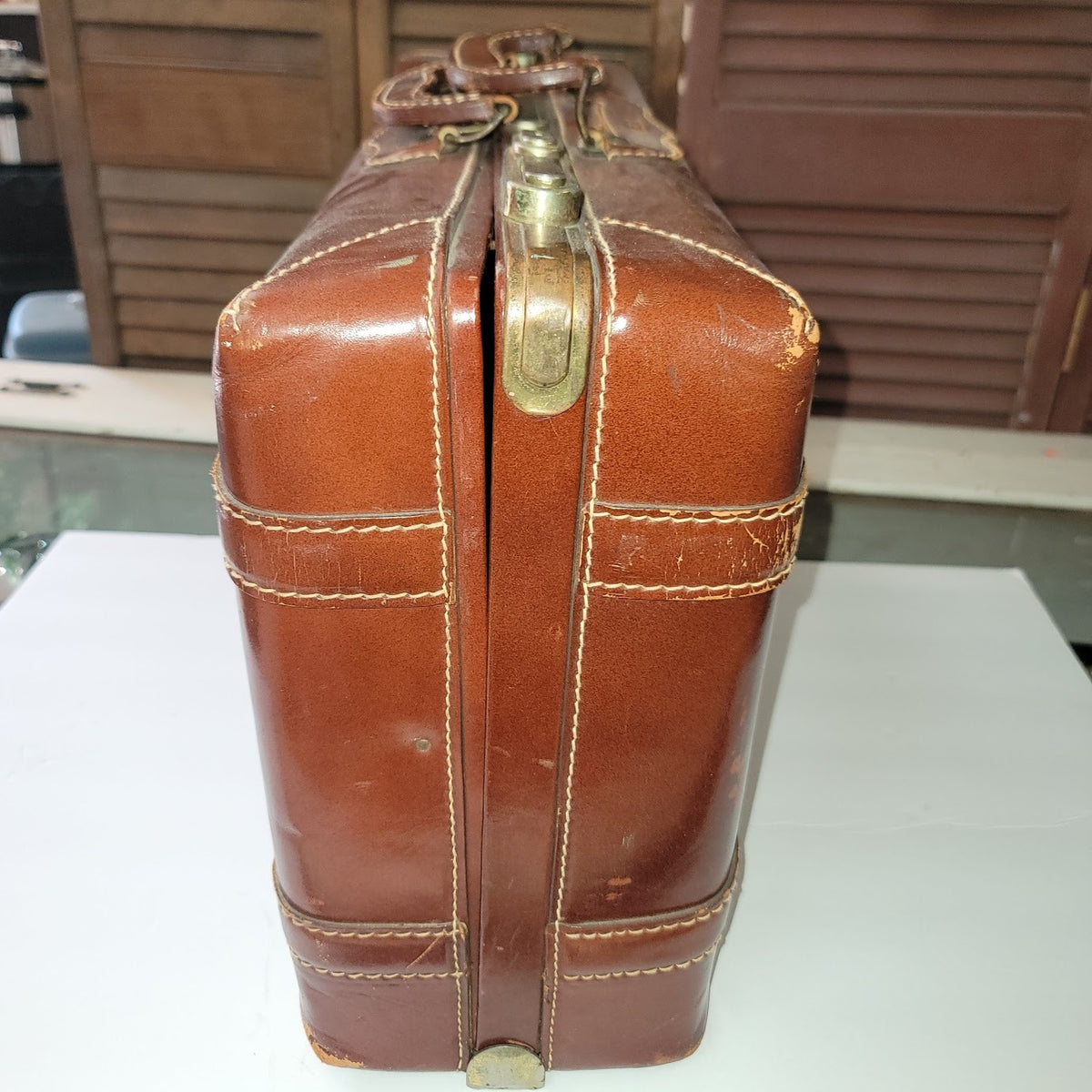 Leather suitcase briefcase VINTAGE handles Brown/tan stiitching 1940s