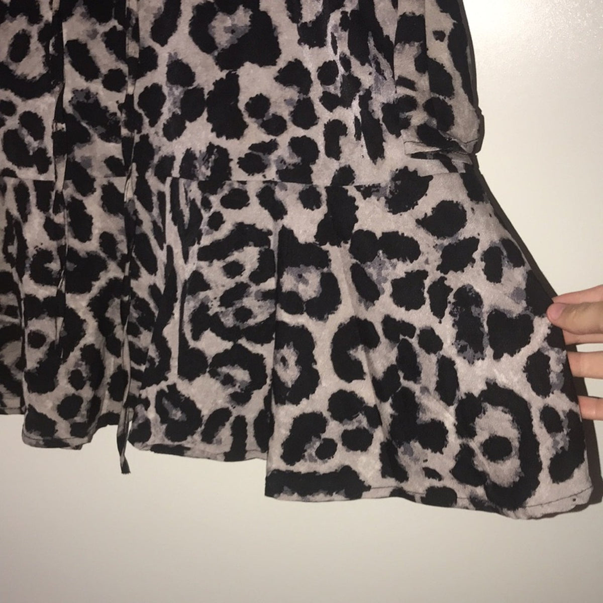 HXN NEW Leopard Print Bell Sleeve Short Dress Size Medium