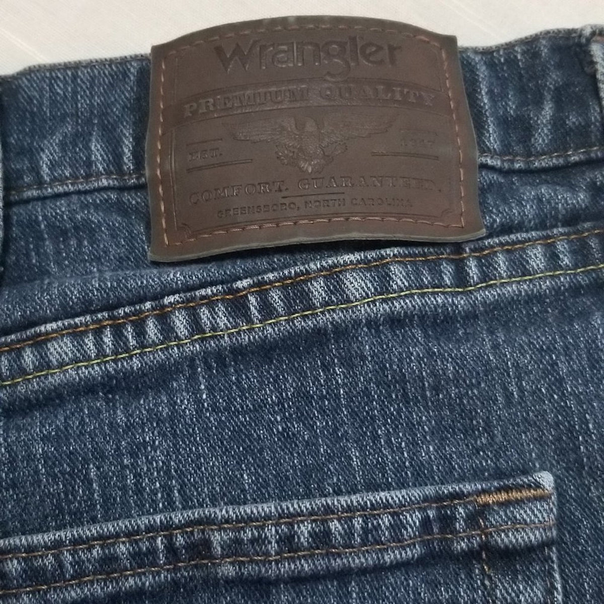 Wrangler Authentic Jeans Denim Relaxed Fit Cotton 46" Waist 32" Inseam Dark Wash