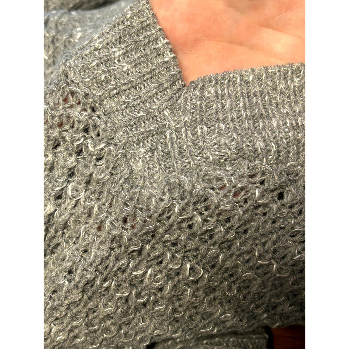 Leith NWT Classic Knitted Pullover Sweater Long Sleeve V-Neck Gray Size Small