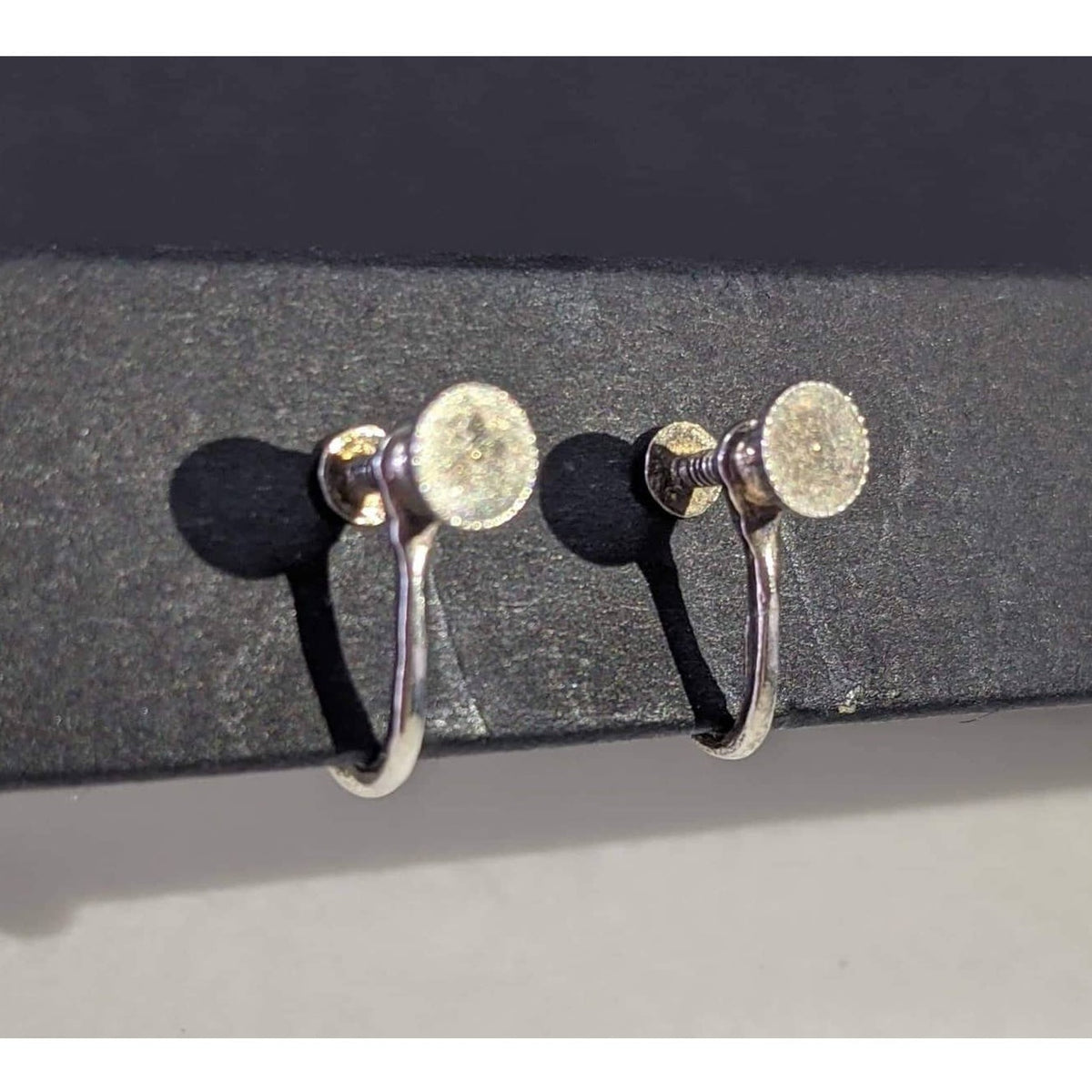 Vintage Green Stone Sprout Silvertone Screw Back Clip On Earrings