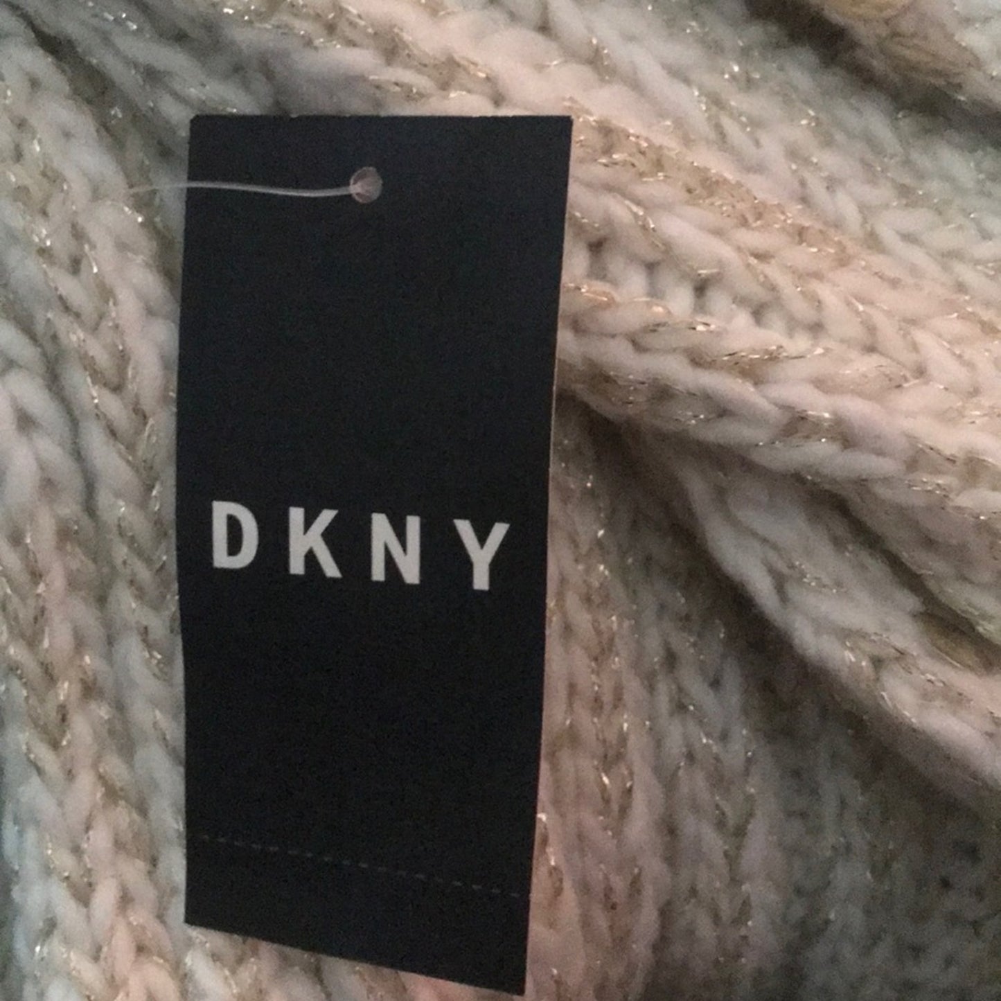 DKNY NEW Chunky Knit Scarf White and Gold Metallic Gold flat studs Crochet Yarn