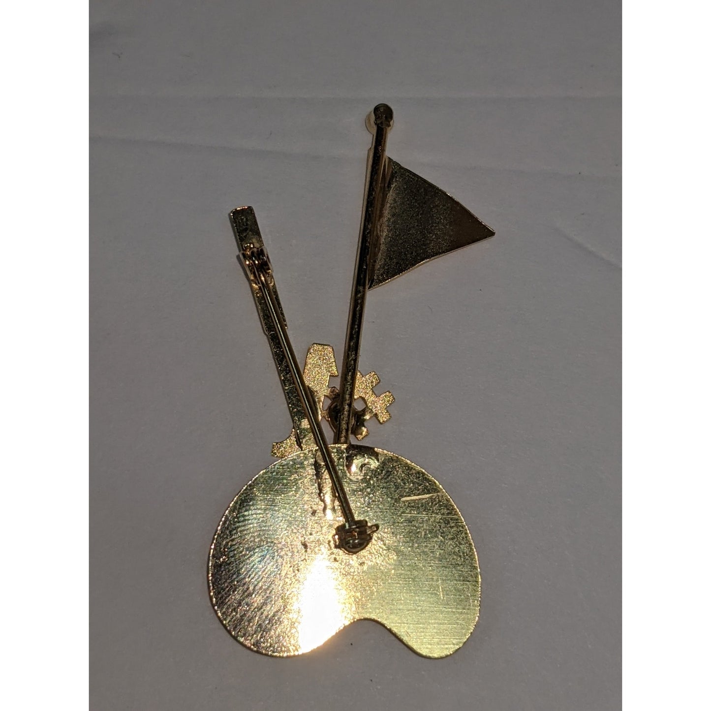 Vintage Golden Number One Golfer Putting Green Brooch Pin Mens Jewelry