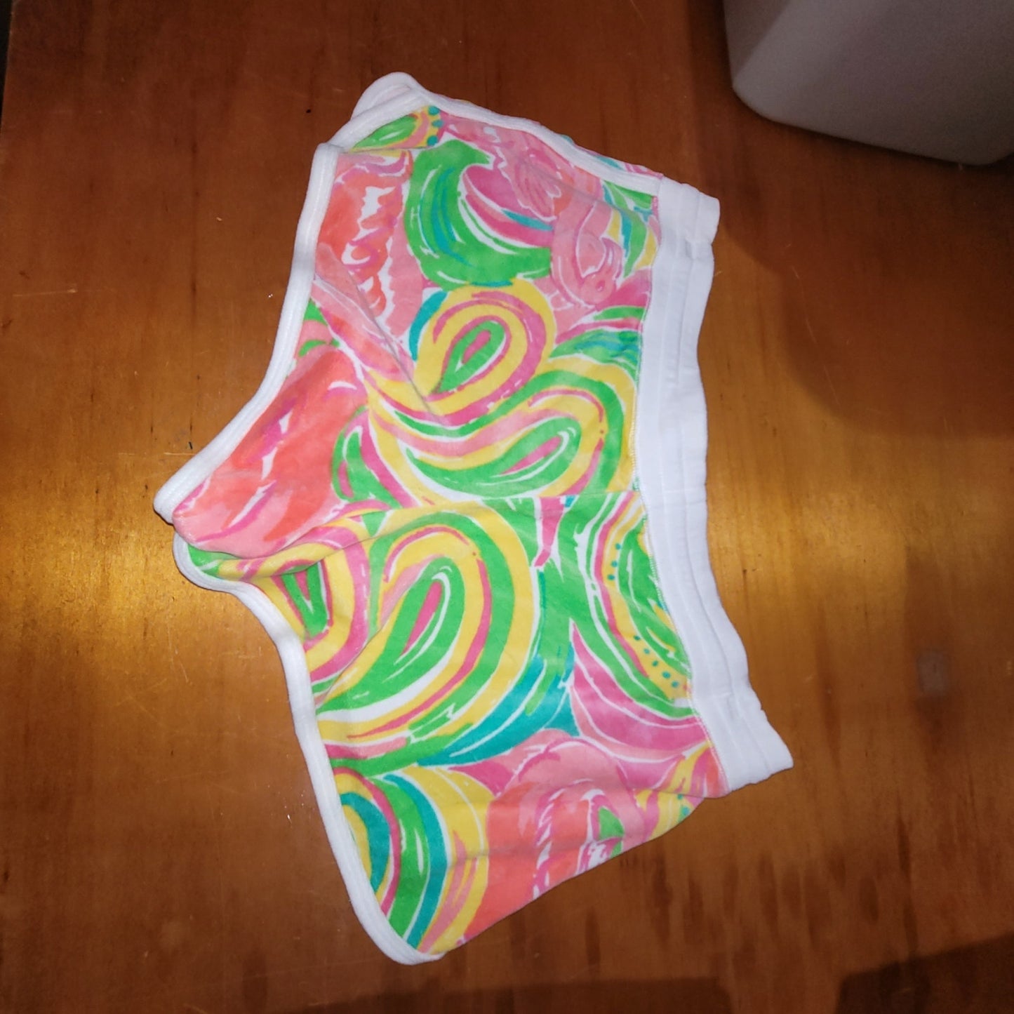 Lilly Pulitzer Chrissy Beach terry cloth Shorts Size XL All nighter print
