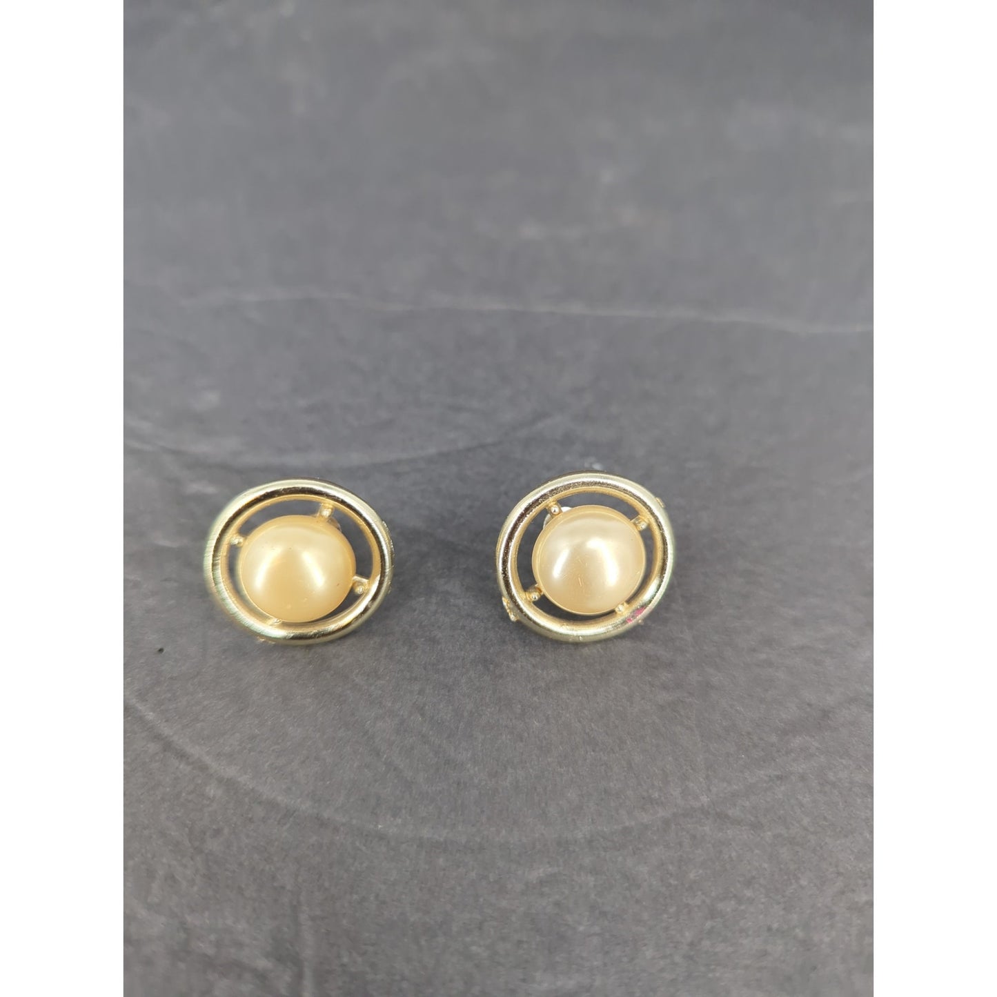 Vintage Gold Tone Faux Pearl Clip On Earrings Retro Statement Jewelry