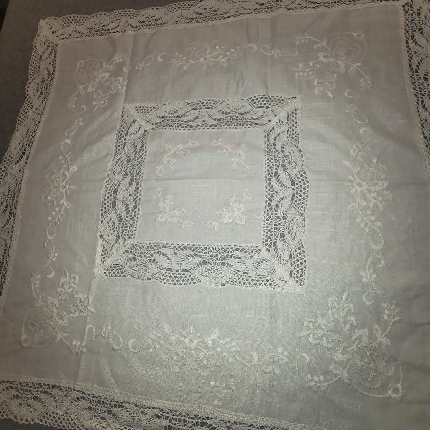 Vintage Linens 70s Tablecloth Hand Embroidery Lace Detail 36" x 36" SQUARE White
