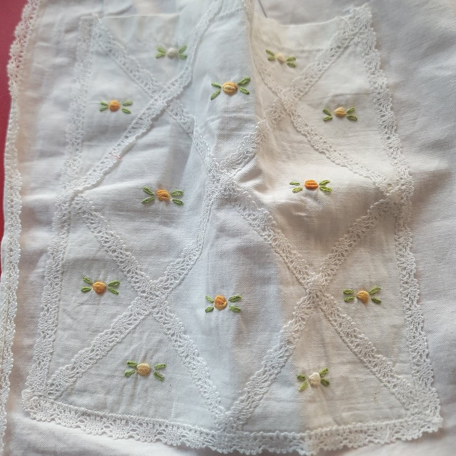 Vintage White Eyelet Embroidered Apron Floral French Country Shabby Chic Italy