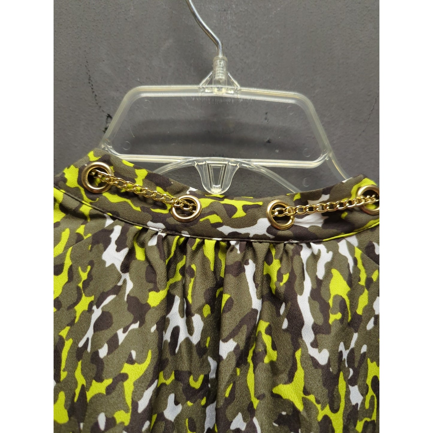 ichael Kors Citron Green Grey Abstract Print Sleeveless Tie Neck Blouse XS Class