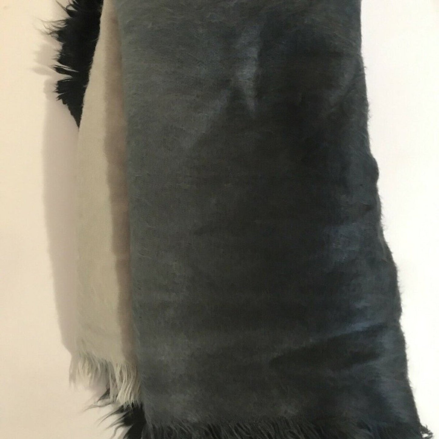 DKNY Donna Karen NY WOVEN OMBRE SCARF Grey/Black NEW large Cozy Soft Wrap
