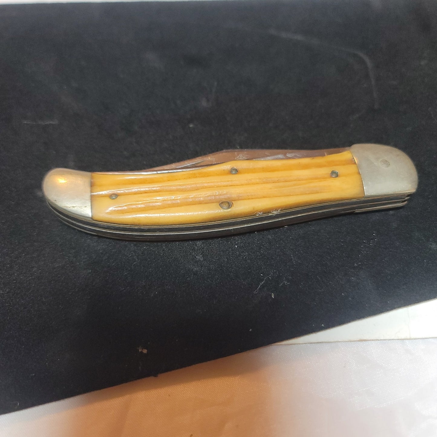 Vintage Folding Pocket Knife Queen #39 Two blade Hunter Winterbottom Jigged Bone