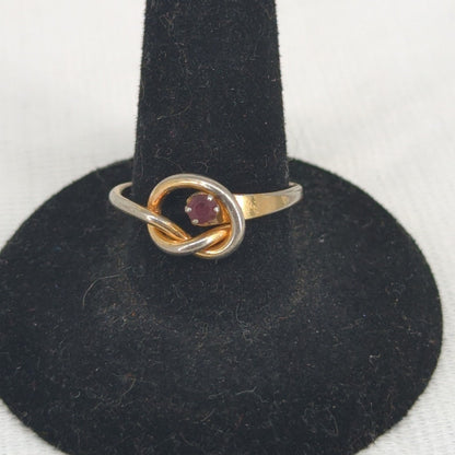Vintage Retro Mid-Century Two-Tone Gold Tone Ruby Red Gemstone Fashion Ring