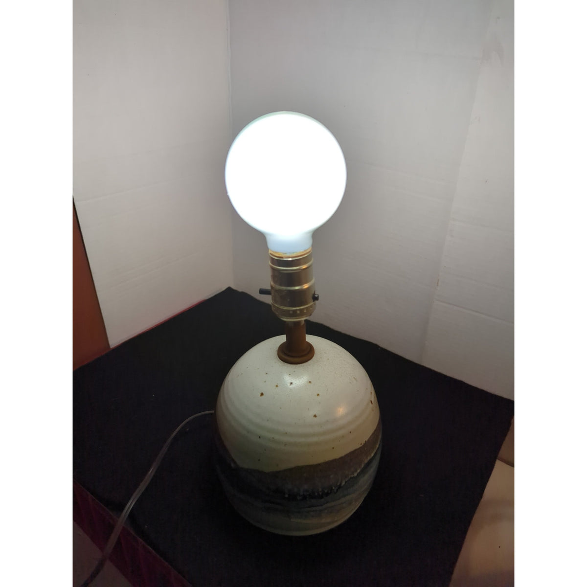 Vintage Studio Art Pottery Small Desk Side Table Single Bulb Lamp
