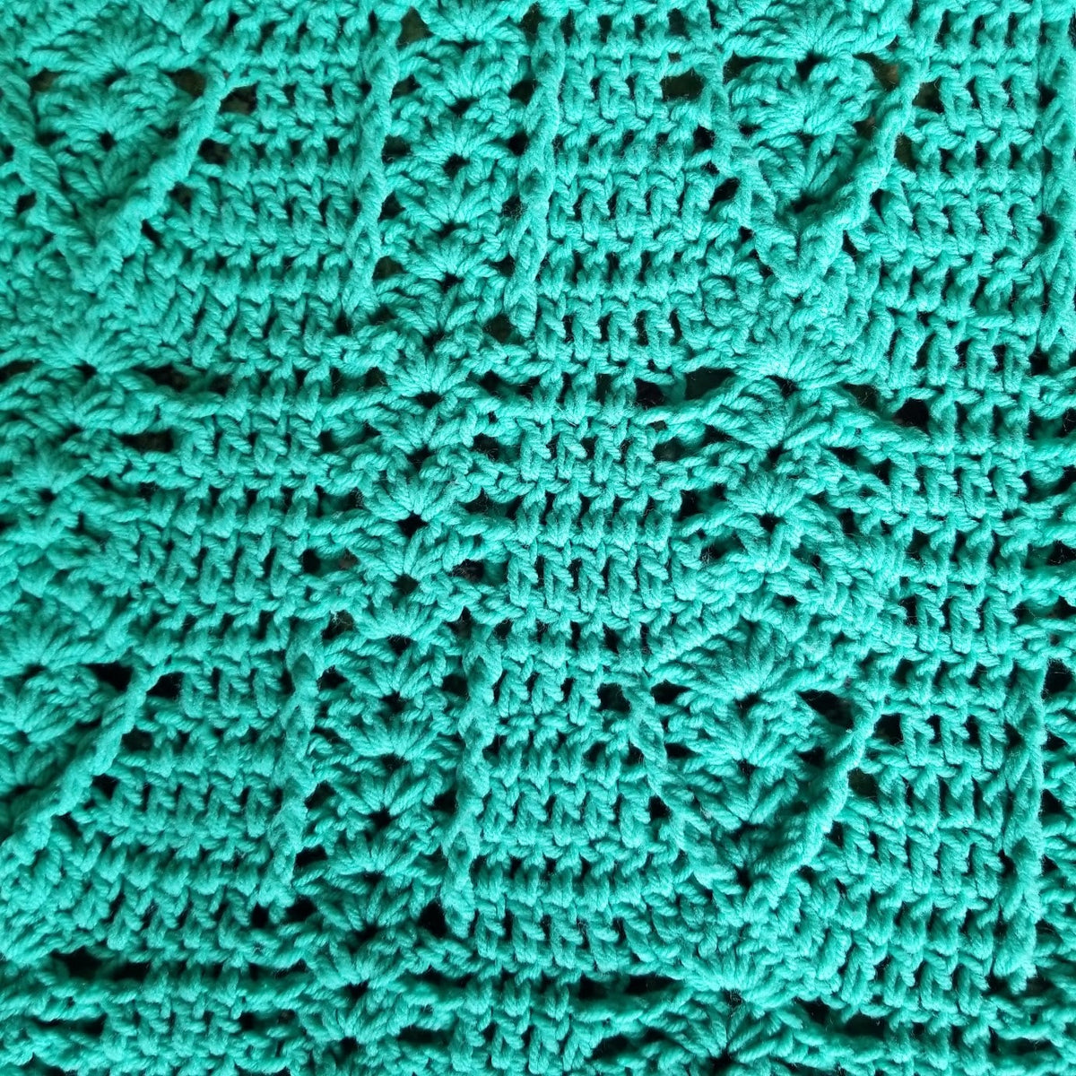 Vintage handmade afghan cover throw Green fringe coverlet blanket 80x50 Queen