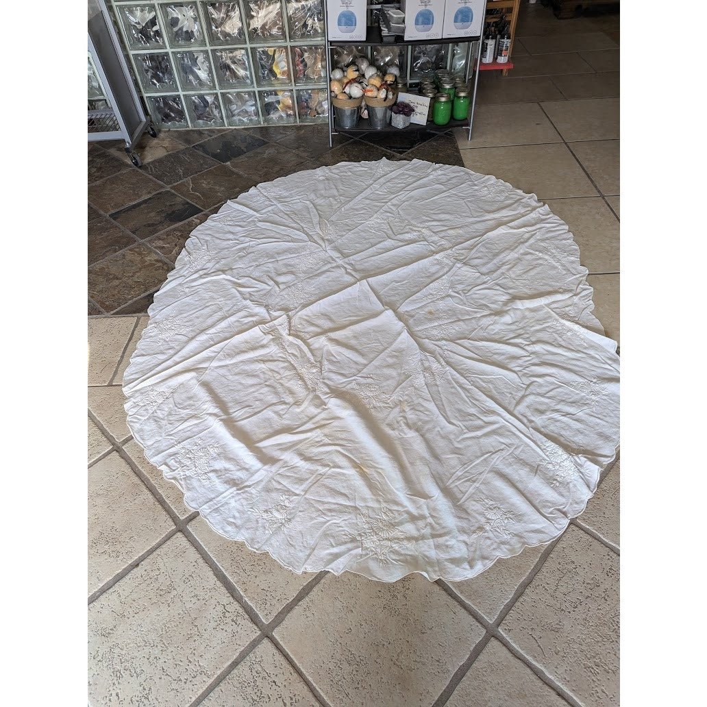 Oval linen Ivory vintage Tablecloth finish scallop edge Floral Raised Embroidery