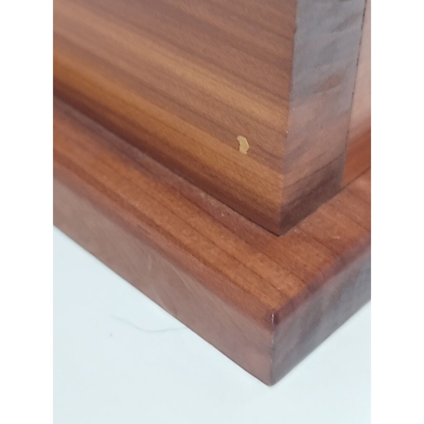 VINTAGE HAND CRAFTED HINDGED LID WOODEN CEDAR BOX 8x5x4.5 Stash Trinket HIDEAWAY