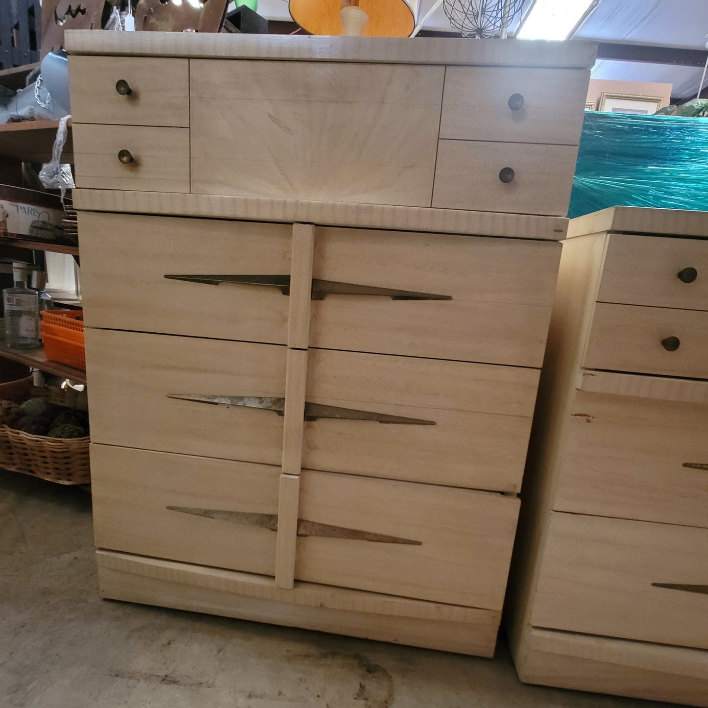 SECONDHAND SANDIES: 3 pc. Bedroom set Natural Vintage yellow. All wood. Perfect for Painting