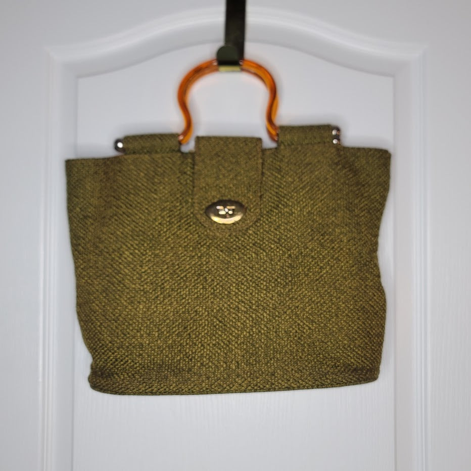 Vintage Woven Avocado Green Tortoise Lucite Handle Twist Lock Purse Bag Tote