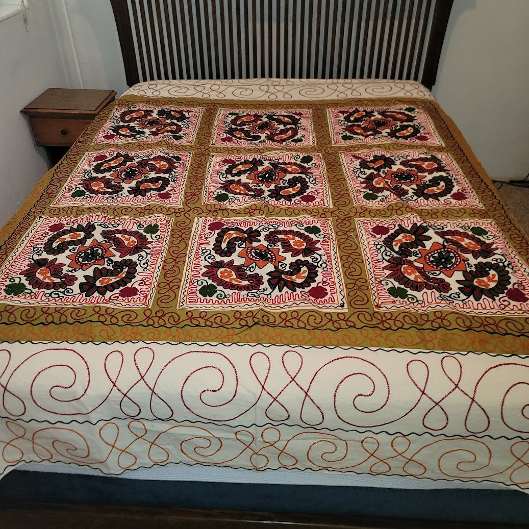 Paisley Orange Green Cream Queen/Full Embroidered coverlet blanket 2 pillow sham