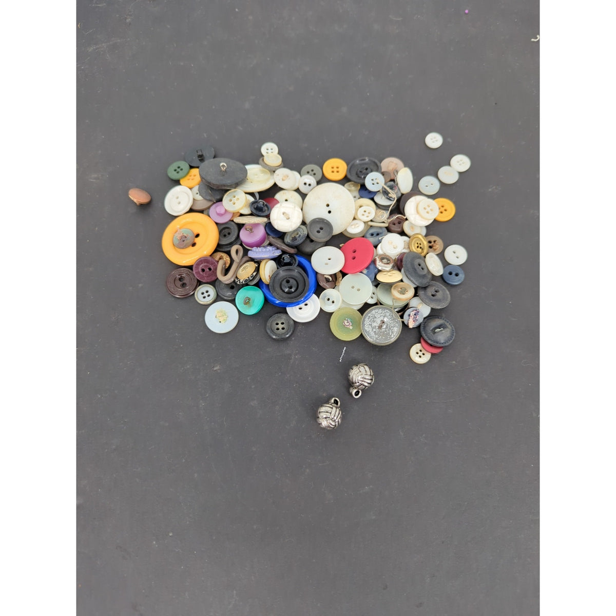 Huge 3 lb Lot Vintage to Modern Miscellaneous Sewing Buttons Craft Mix