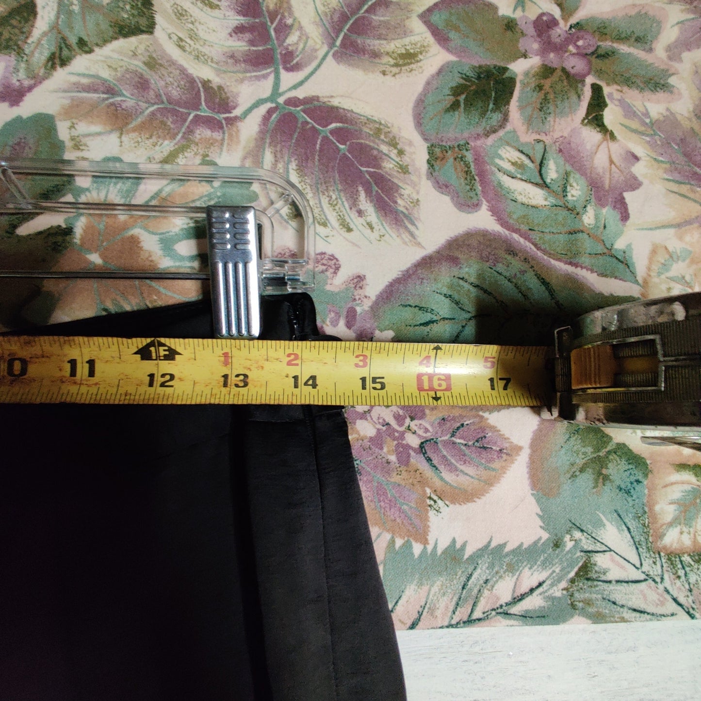 Antonio Melani Size 4 Satiny Shiny flat front side zip wide leg Pants Evening